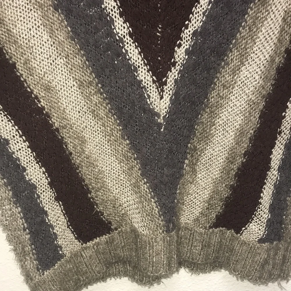 Vertigo Poncho Knit Sweater Oversized Small Retro Vintage V-Pattern Brown Gray - Picture 8 of 11